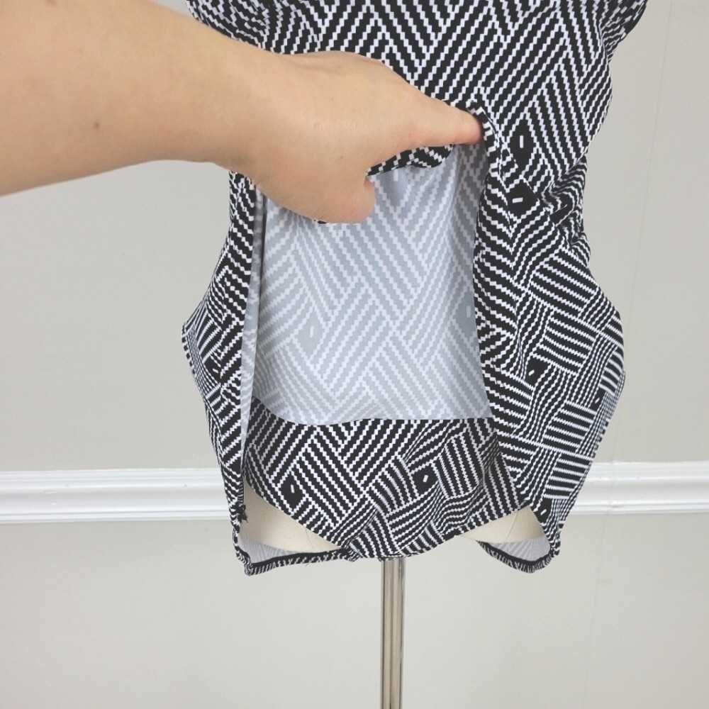 Tropical Escape Black and White Geometric Swim Dress Size 14